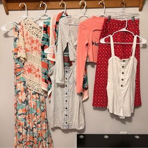 Size Small Bundle of 8 Women’s Items